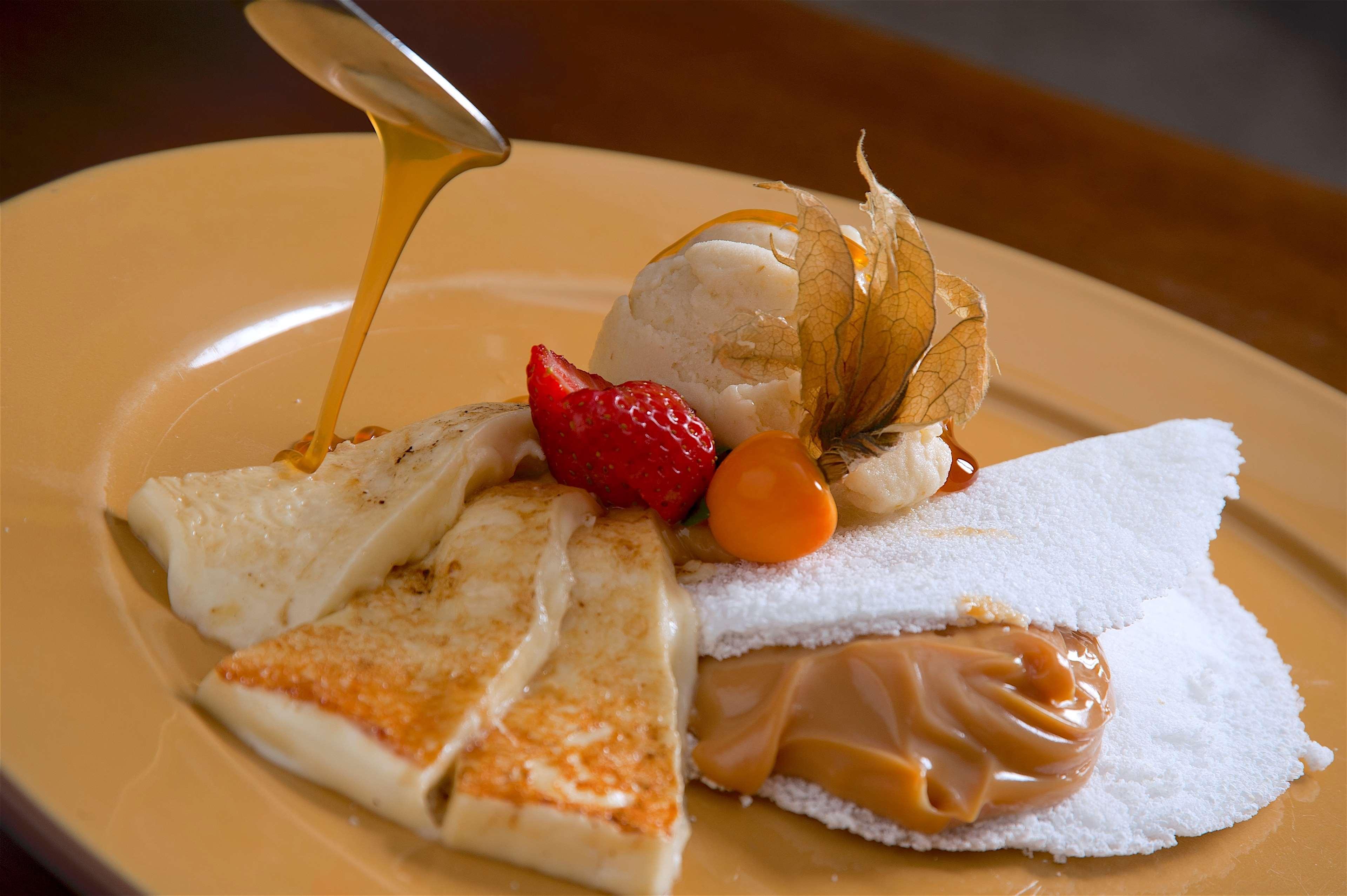 Best Western Premier Maceio Eksteriør billede A dessert with Cajeta