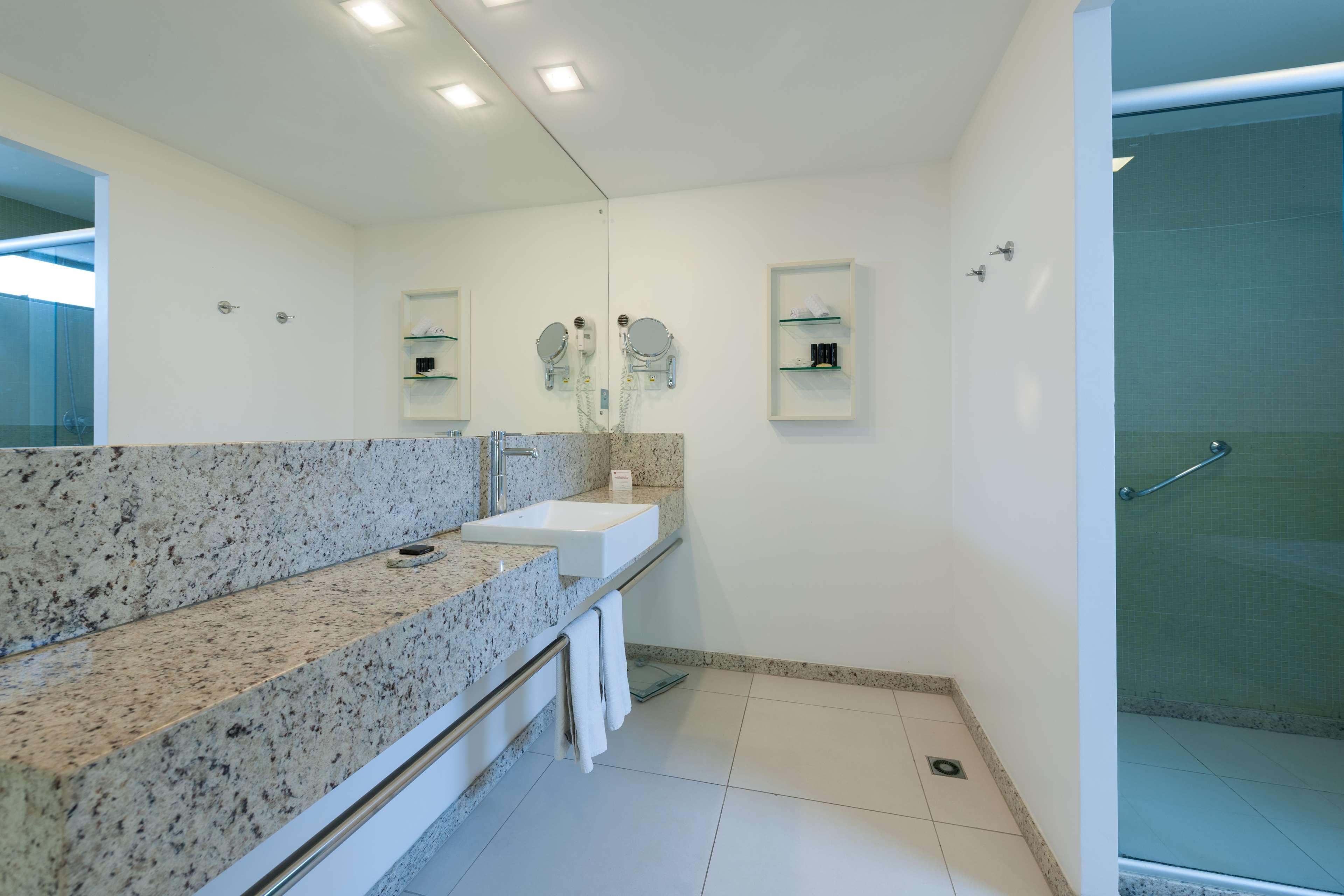 Best Western Premier Maceio Eksteriør billede Bathroom